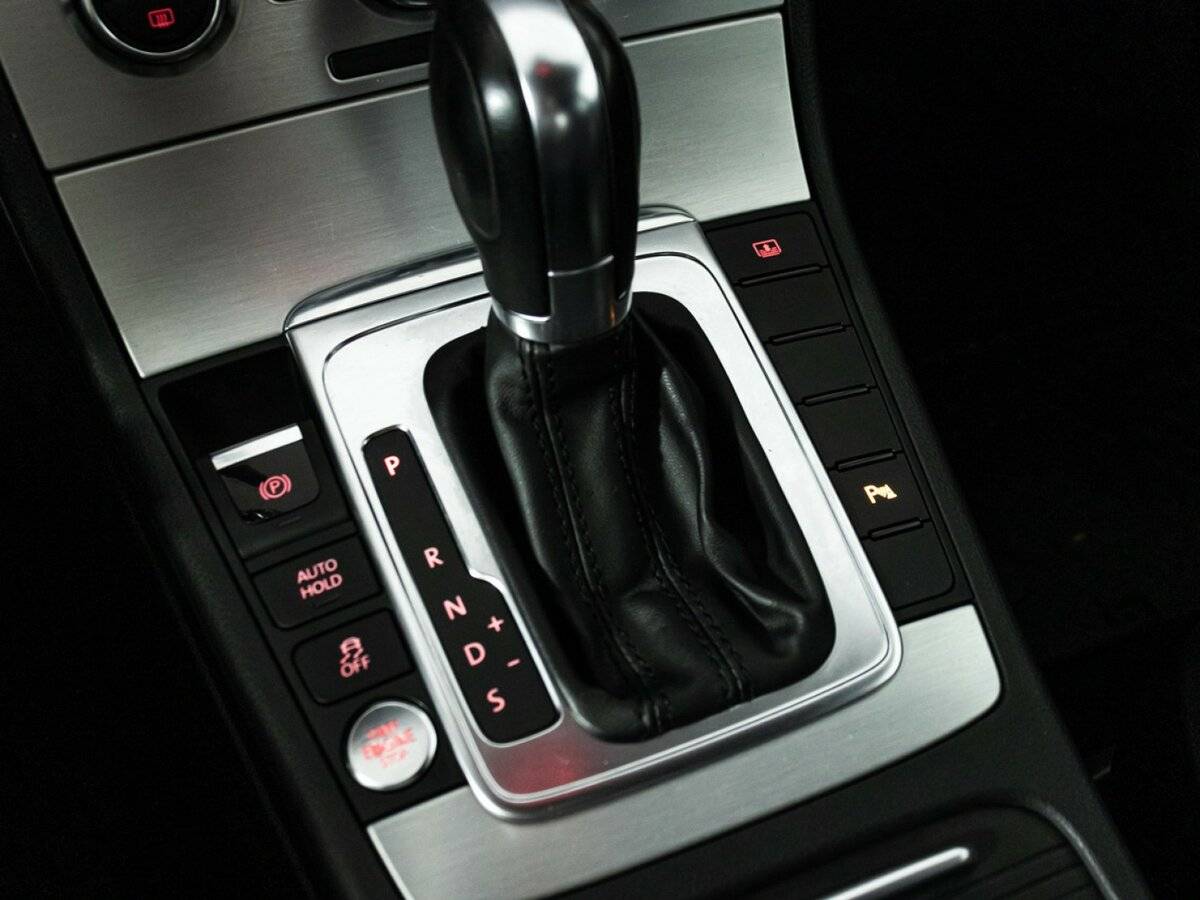 Купить Volkswagen Passat B7, 2011, 180 350 км, фото №17