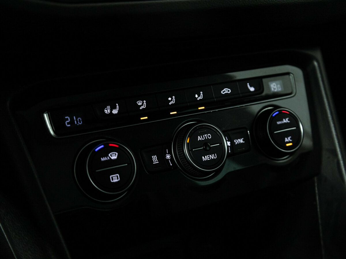 Купить Volkswagen Tiguan II, 2018, 152 619 км, фото №19