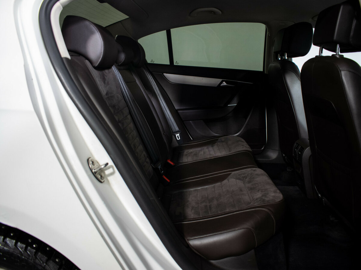 Купить Volkswagen Passat B7, 2011, 228 192 км, фото №9