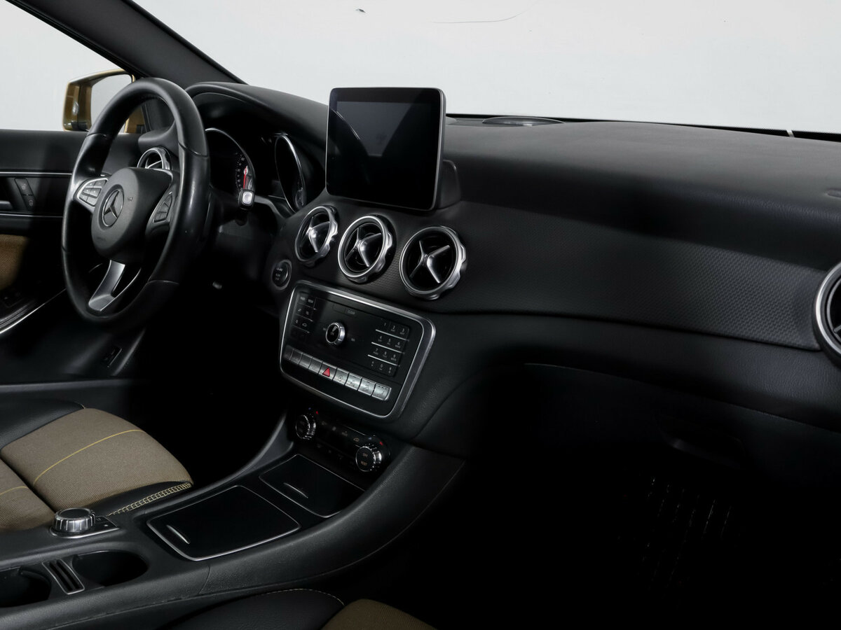 Купить Mercedes-Benz GLA 250 I (X156) Рестайлинг, 2017, 216 655 км, фото №9