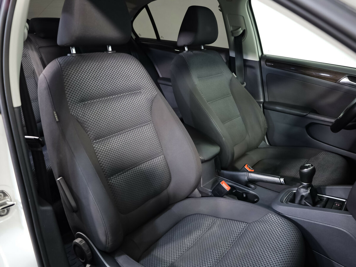 Купить Volkswagen Jetta VI Рестайлинг, 2015, 240 831 км, фото №14