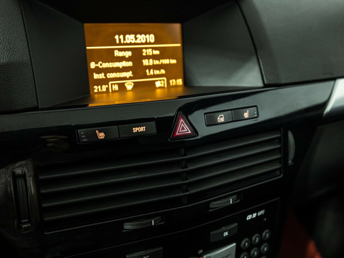 Купить Opel Astra GTC H Рестайлинг, 2010, 214 922 км, фото №17