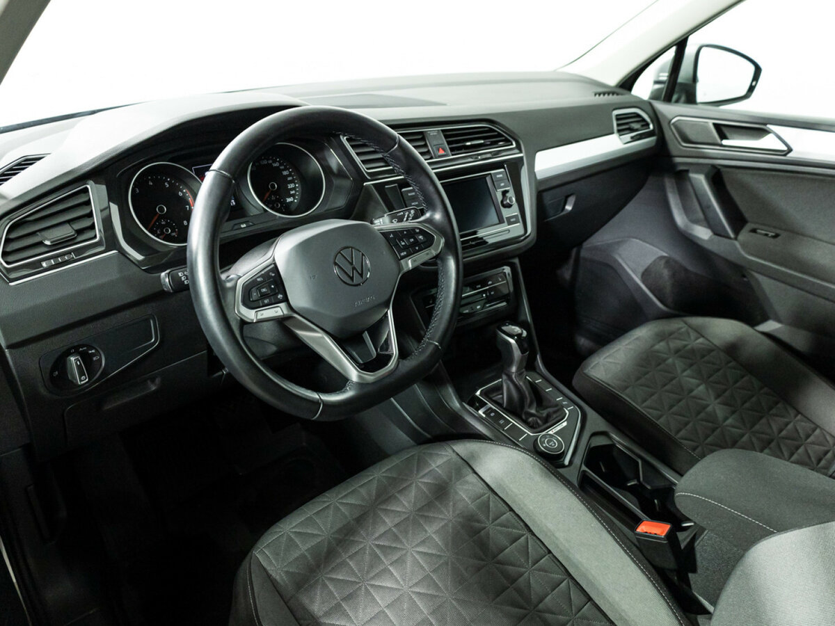 Купить Volkswagen Tiguan II Рестайлинг, 2021, 63 490 км, фото №11