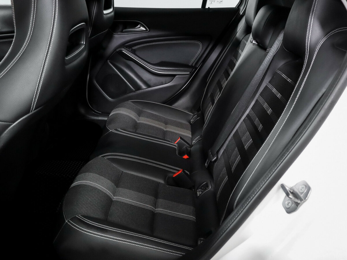 Купить Mercedes-Benz GLA 250 I (X156) Рестайлинг, 2019, 43 422 км, фото №8