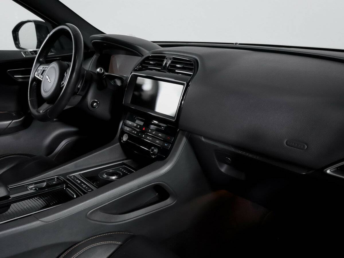 Купить Jaguar F-Pace I, 2017, 77 900 км, фото №9