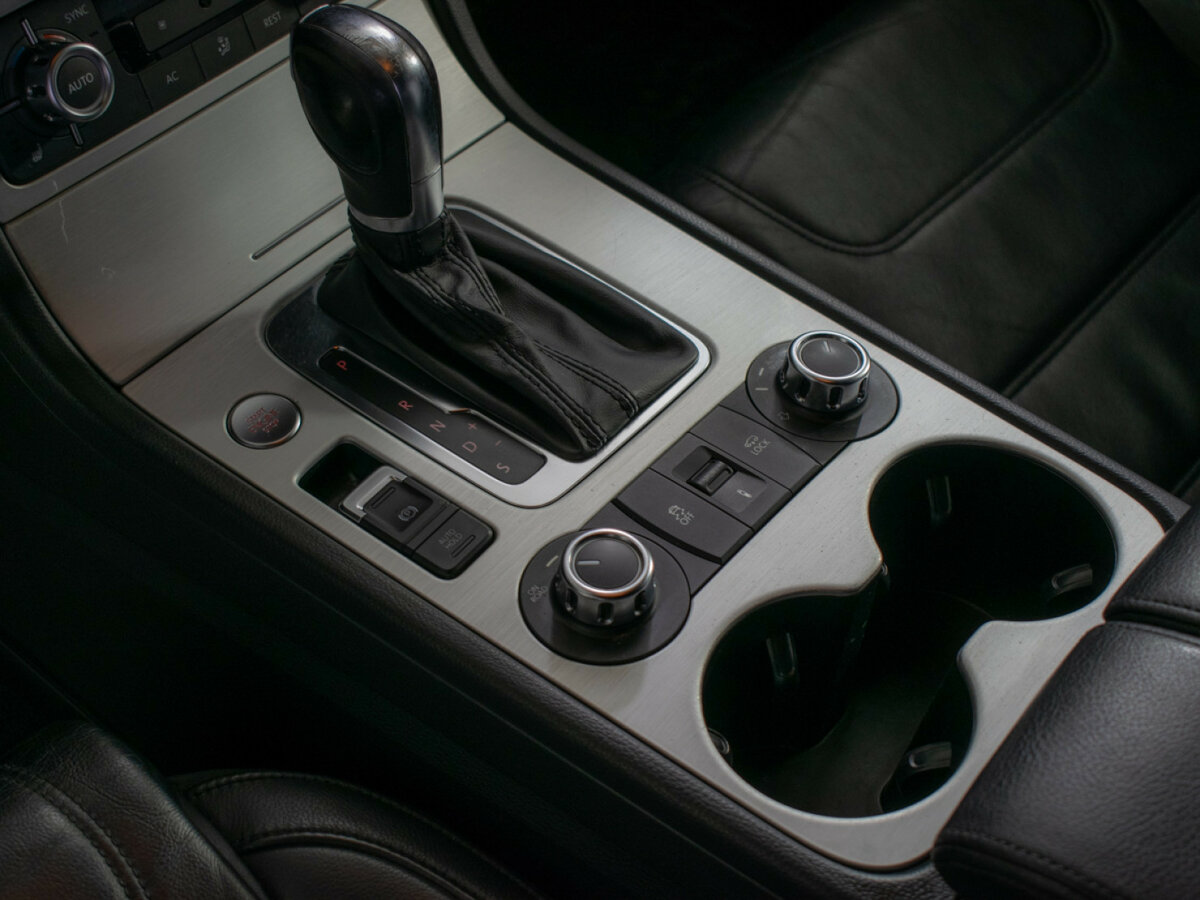 Купить Volkswagen Touareg II, 2011, 242 843 км, фото №17