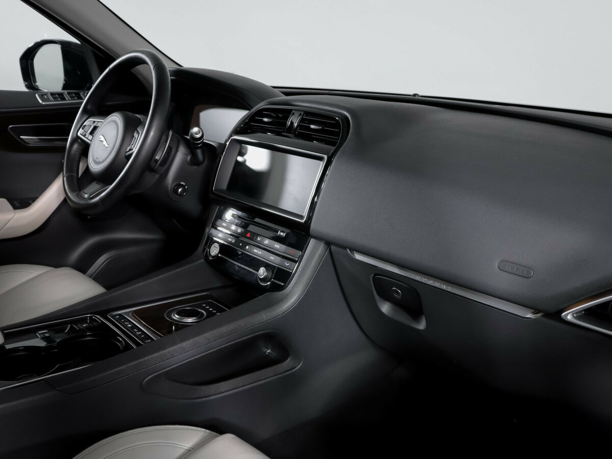 Купить Jaguar F-Pace I, 2016, 70 667 км, фото №9