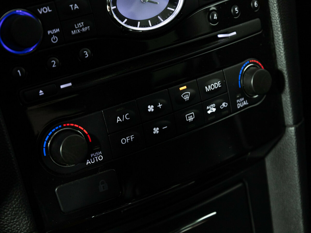 Купить Infiniti QX70, 2014, 135 000 км, фото №19