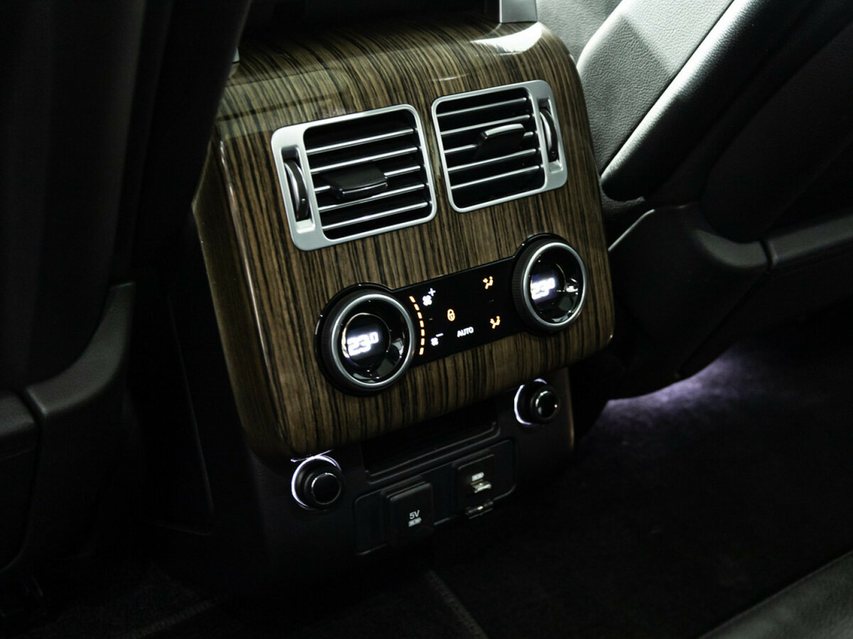 Купить Land Rover Range Rover Long IV Рестайлинг, 2018, 97 792 км, фото №21