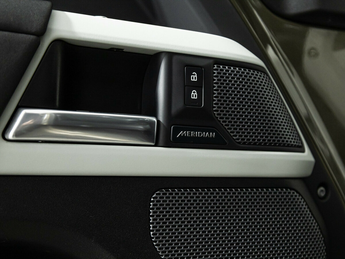 Купить Land Rover Defender 110 II, 2021, 168 998 км, фото №16