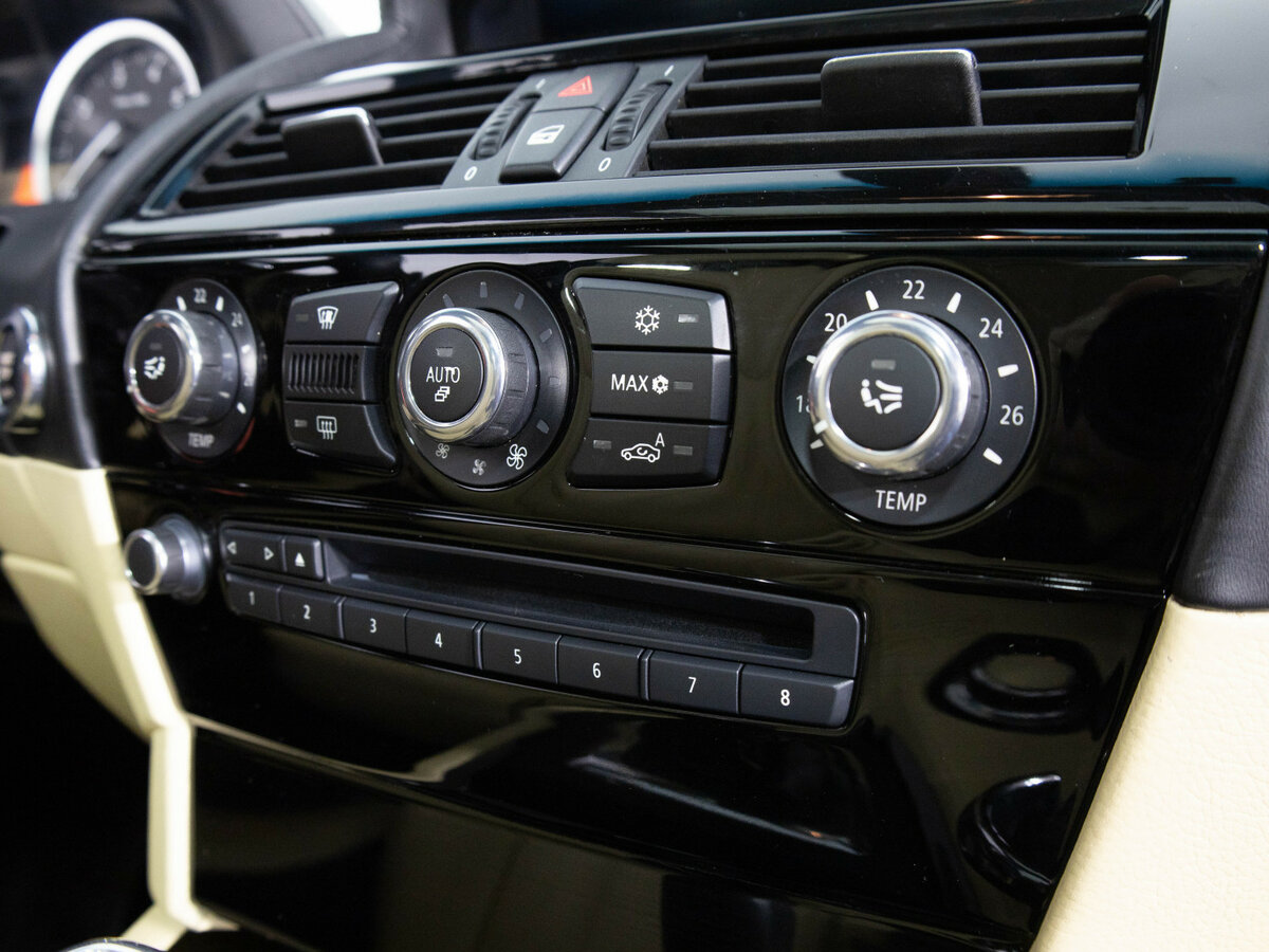 Купить BMW 6 серии 650i II (E63/E64) Рестайлинг, 2008, 148 101 км, фото №16